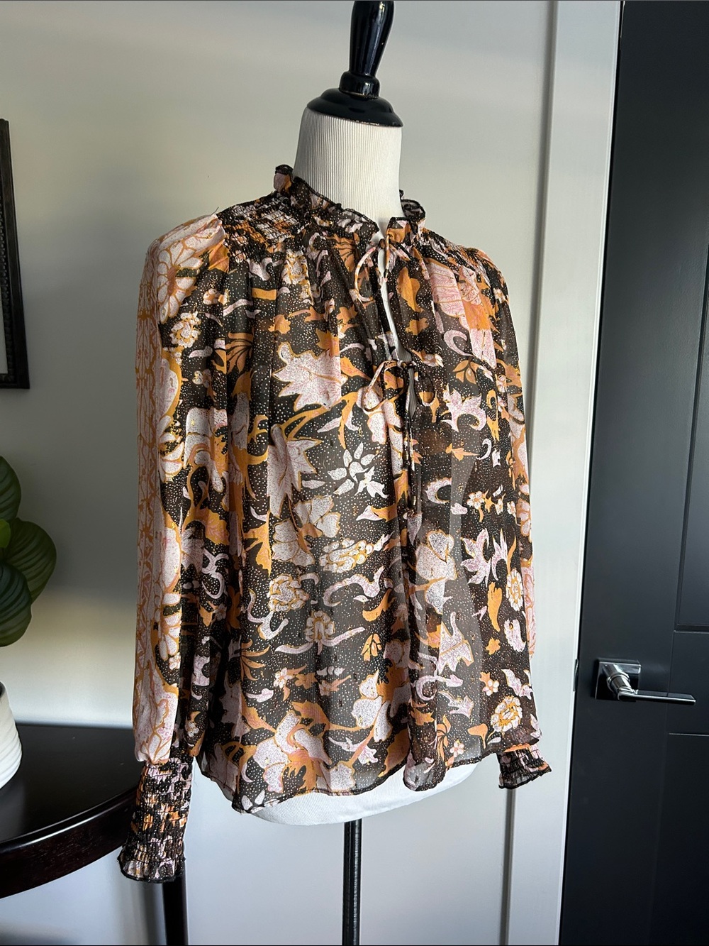 🌸 lovely M Floral Ruffle-Neck Long Sleeve Top - Brown/Pink/gold white shimmer